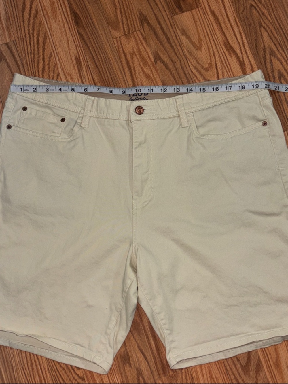 Izod Light Yellow Flat Front Men's Shorts, classic fit, 40 - Picture 2 of 7